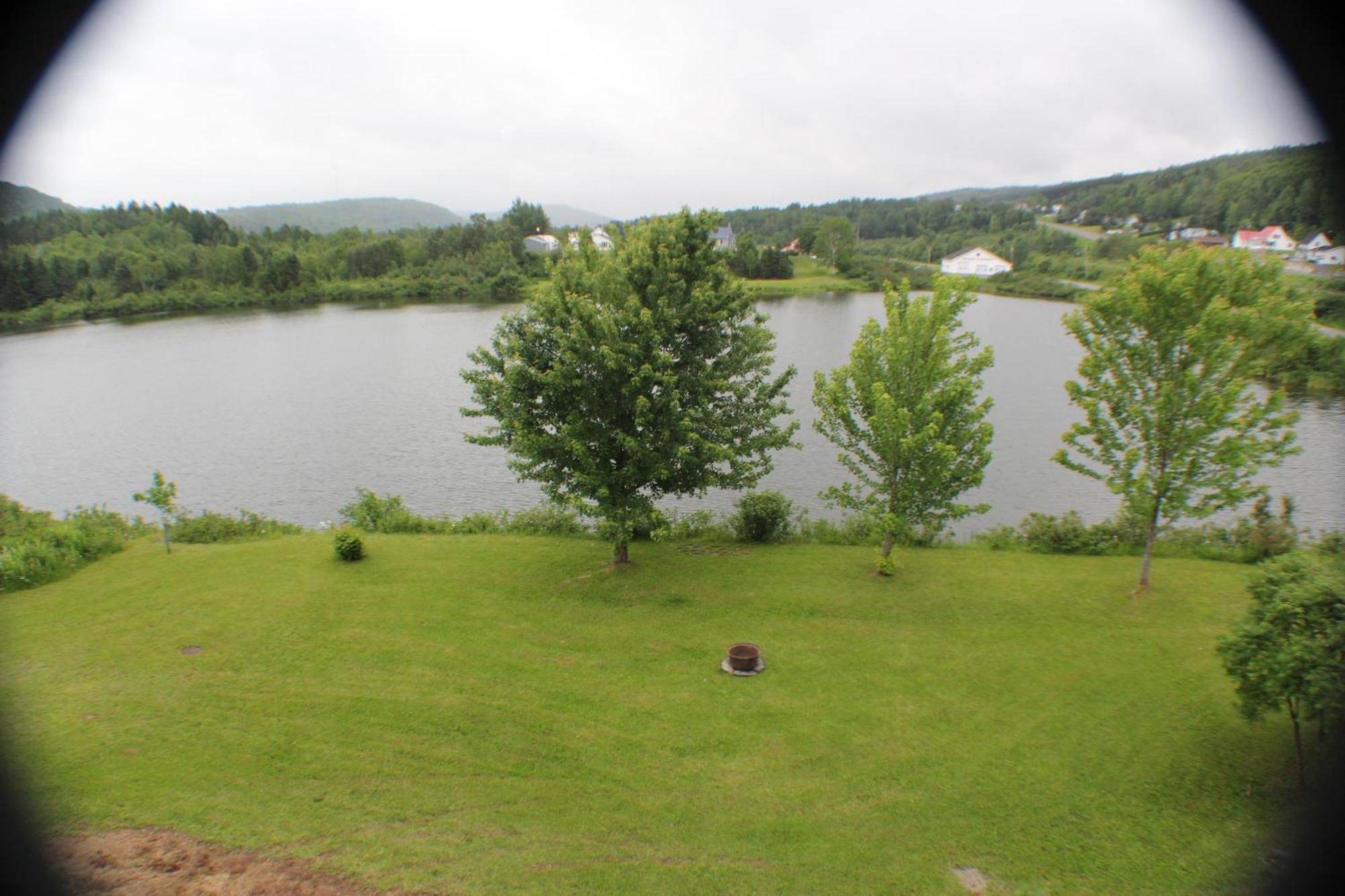 Manoir Des Lacs Lac Baker Exterior photo